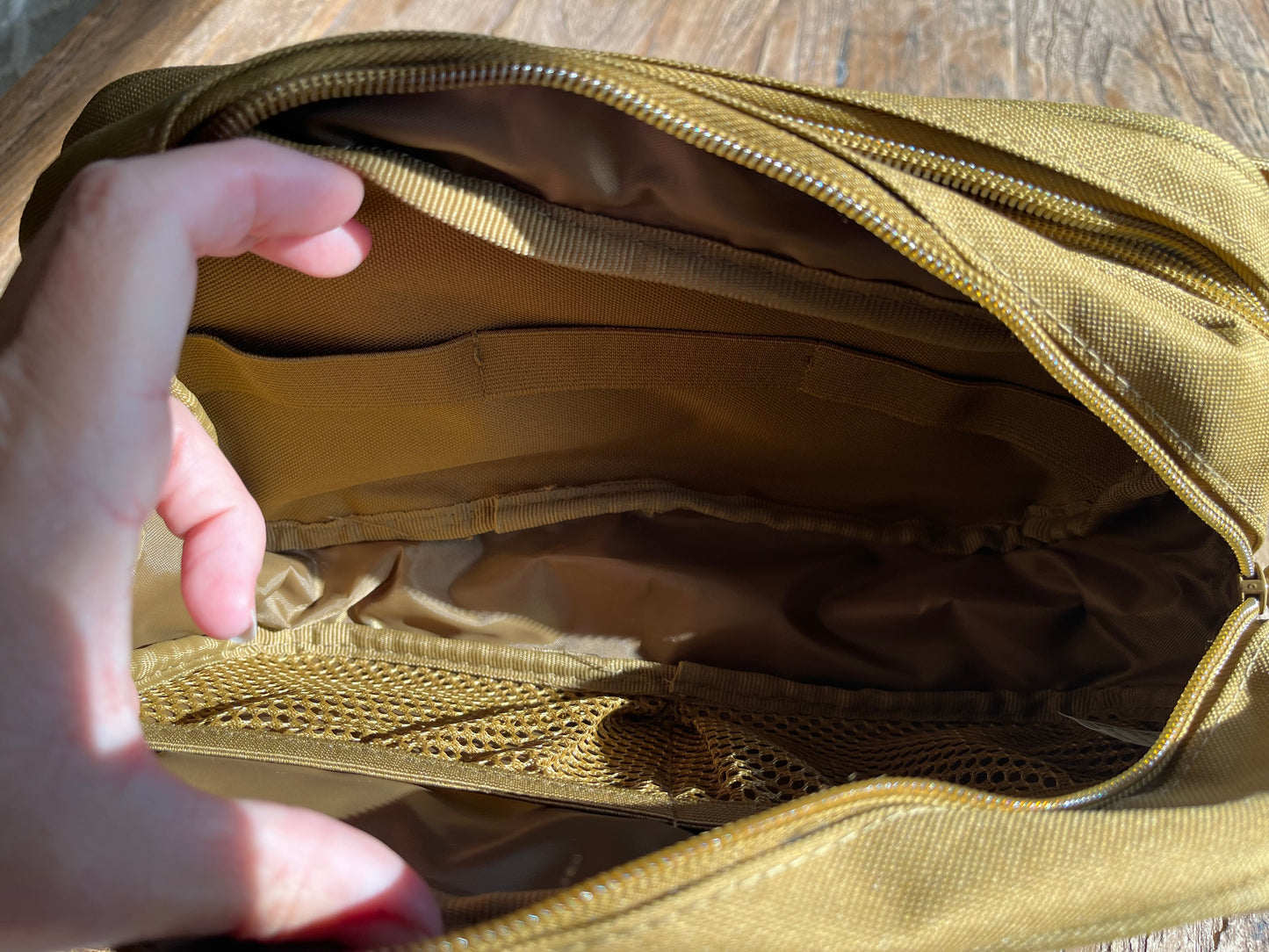 MORNING ROUTINE TOILETRIES BAG - KHAKI