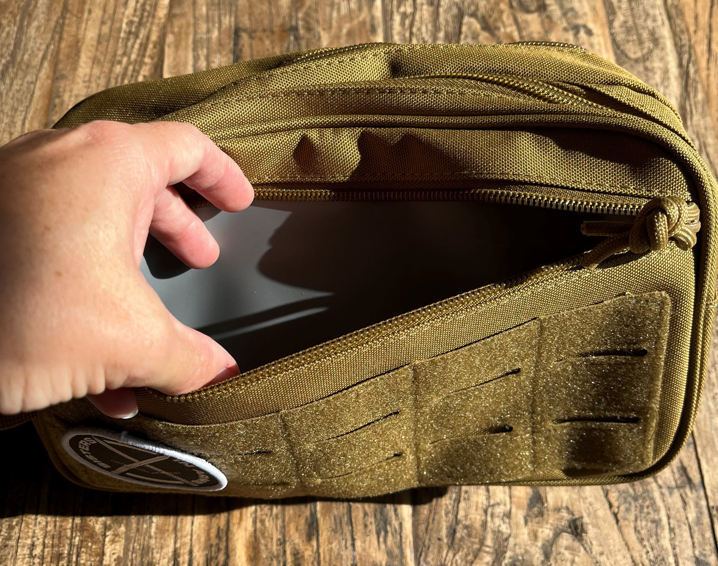 MORNING ROUTINE TOILETRIES BAG - KHAKI