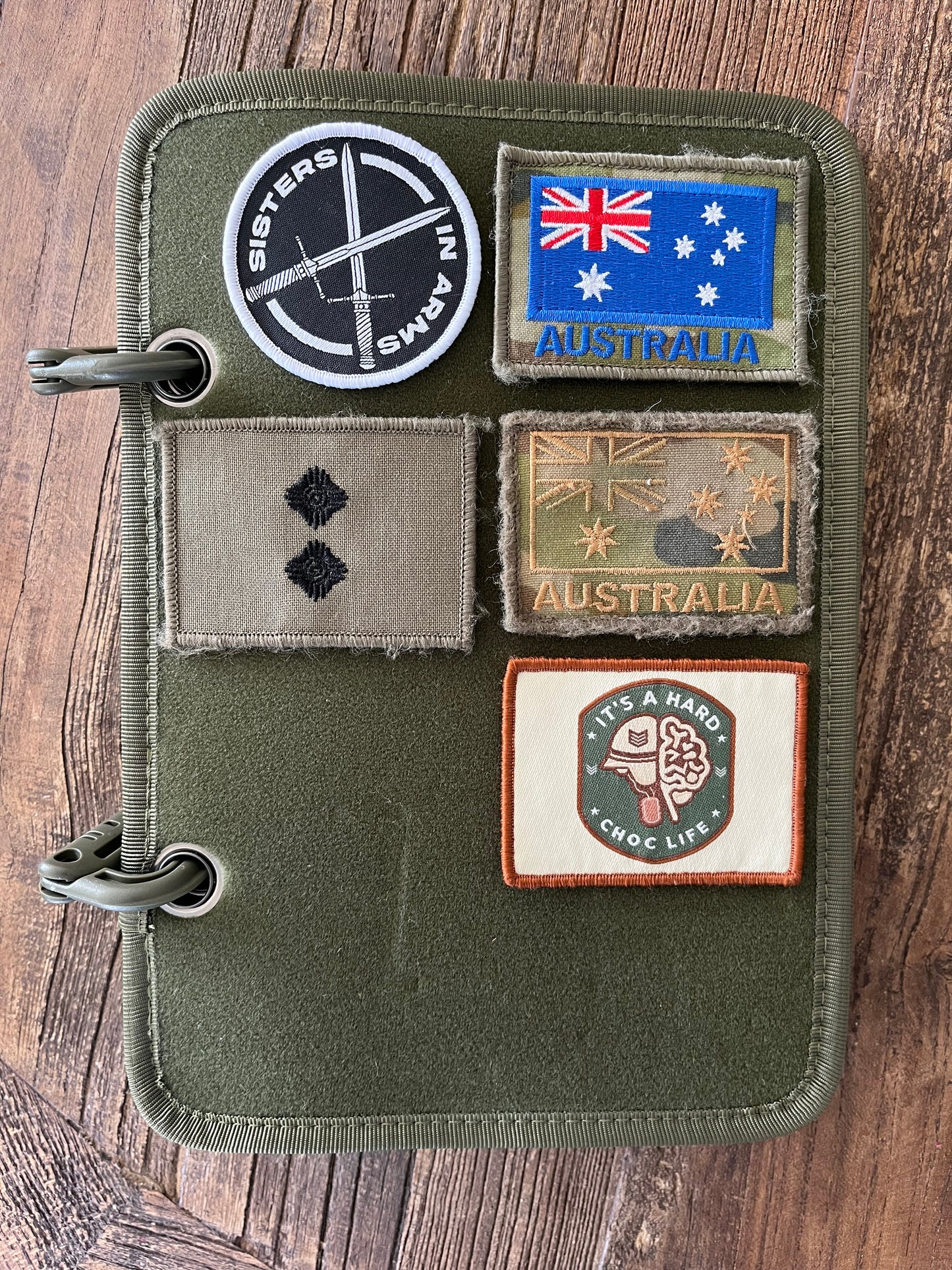 PATCH DISPLAY BOOK - GREEN